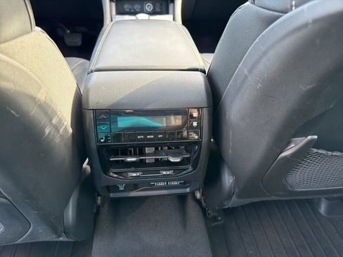 Used 2023 Jeep Grand Cherokee L Overland AWD/4WD image 19