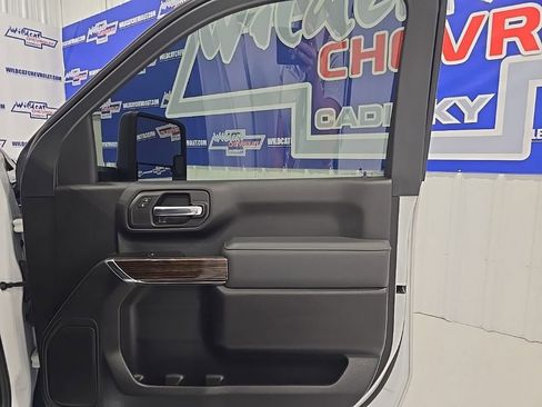 Used 2025 GMC Sierra 2500 SLE w/ Max Trailering Package image 21