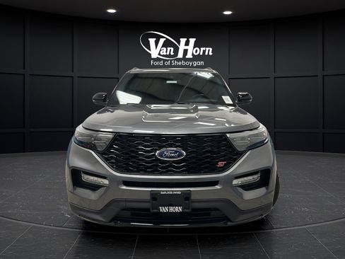 Used 2022 Ford Explorer ST w/ Equipment Group 401A AWD/4WD image 2