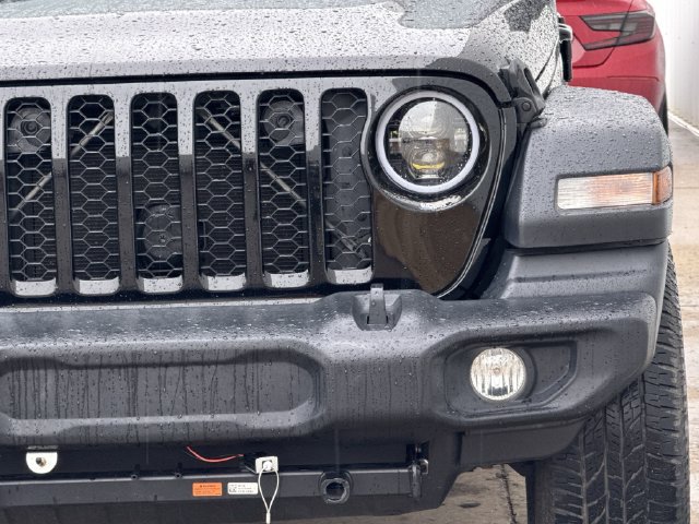 Used 2020 Jeep Gladiator Sport w/ Trailer Tow Package AWD/4WD image 9