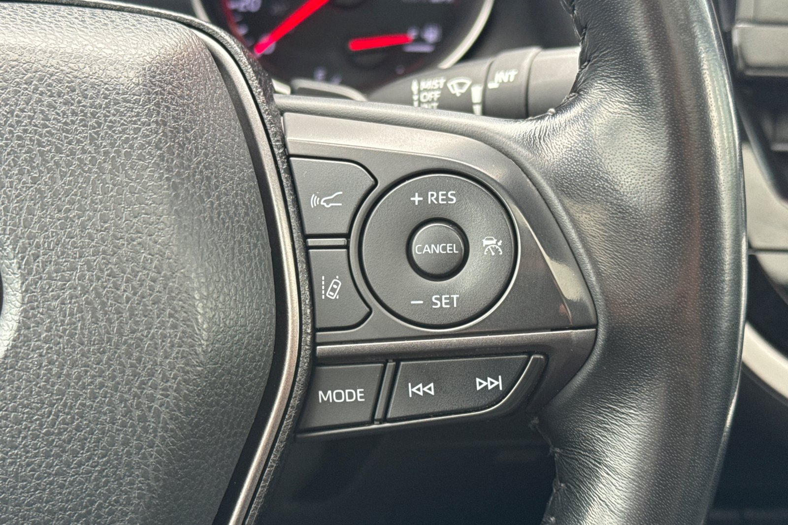Certified 2022 Toyota Camry XSE FWD image 31