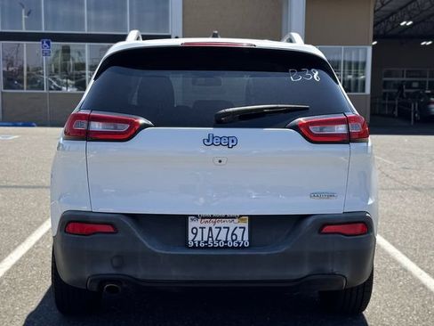 Used 2015 Jeep Cherokee Latitude FWD image 6