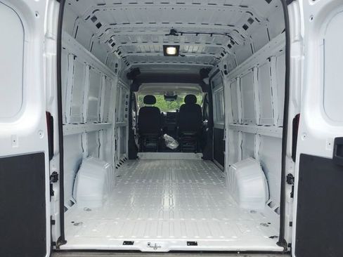 New 2024 RAM ProMaster 3500 w/ Premium Convenience Group image 8