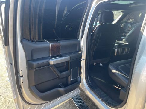 Used 2016 Ford F150 Platinum w/ Equipment Group 701A Luxury AWD/4WD image 23