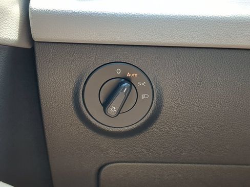 Certified 2022 Volkswagen Taos S FWD image 23