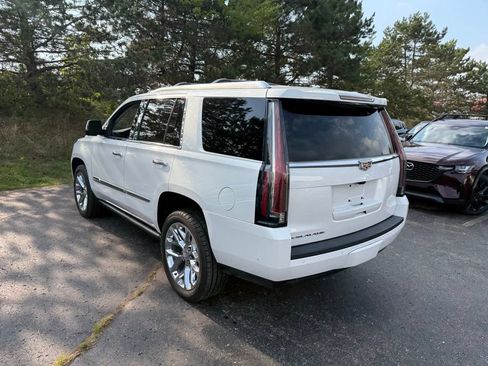 Used 2018 Cadillac Escalade Premium Luxury AWD/4WD image 2