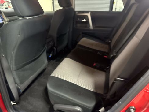 Used 2024 Toyota 4Runner SR5 AWD/4WD image 29