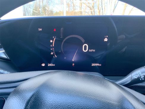 Used 2024 Buick Envista Preferred w/ Convenience II Package image 12