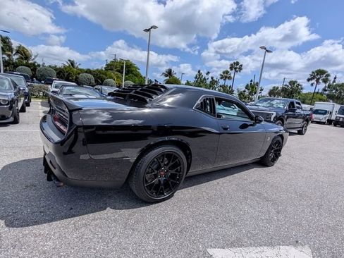 Used 2022 Dodge Challenger R/T Scat Pack w/ Plus Package RWD image 11