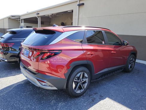 Certified 2025 Hyundai Tucson SEL FWD image 2
