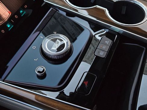 New 2026 Cadillac Escalade ESV Platinum Sport w/ LPO, ONYX Package image 23