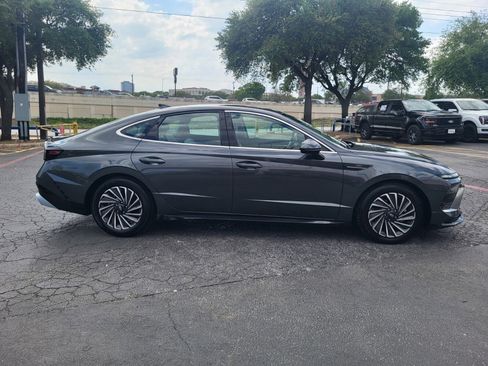 Used 2025 Hyundai Sonata SEL image 2