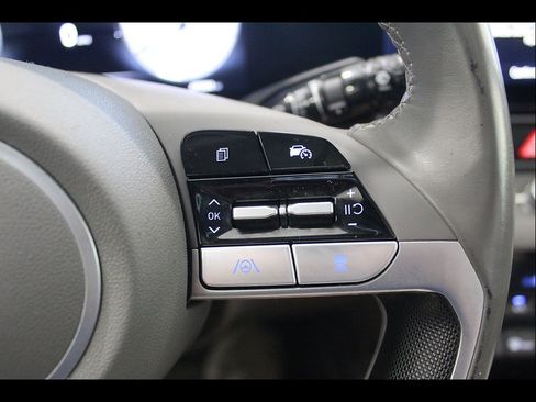 Used 2025 Hyundai Elantra SEL FWD image 26