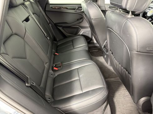 Used 2026 Porsche Macan AWD/4WD image 29