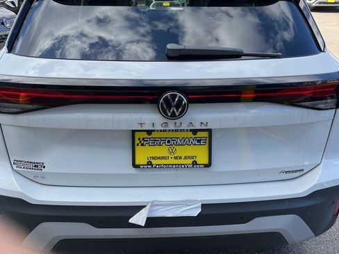 New 2026 Volkswagen Tiguan SE image 9