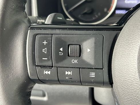 Used 2022 Nissan Rogue SV w/ SV Premium Package image 26