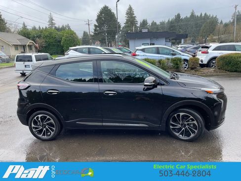 Used 2023 Chevrolet Bolt EUV Premier w/ Super Cruise Package image 9