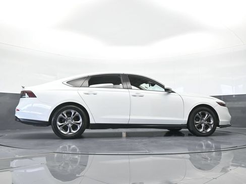 Used 2024 Honda Accord EX image 60