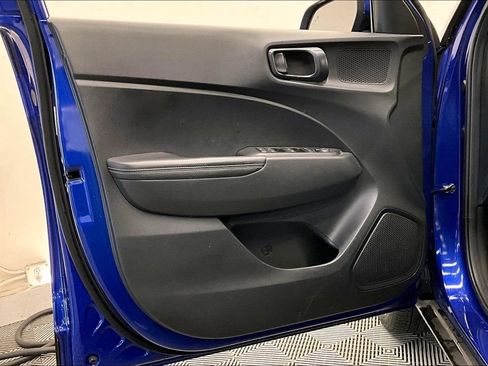 Used 2023 Hyundai Venue Limited w/ Cargo Package image 24