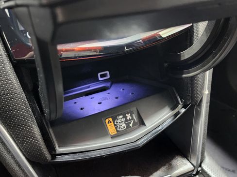 Used 2019 Cadillac XTS Luxury image 32