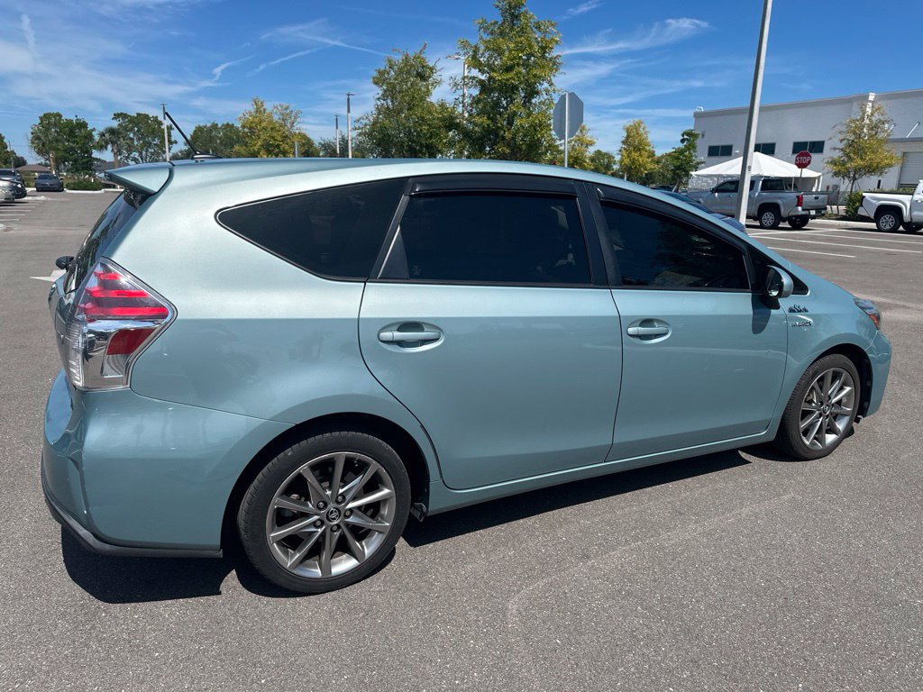 Used 2017 Toyota Prius V Five FWD image 8