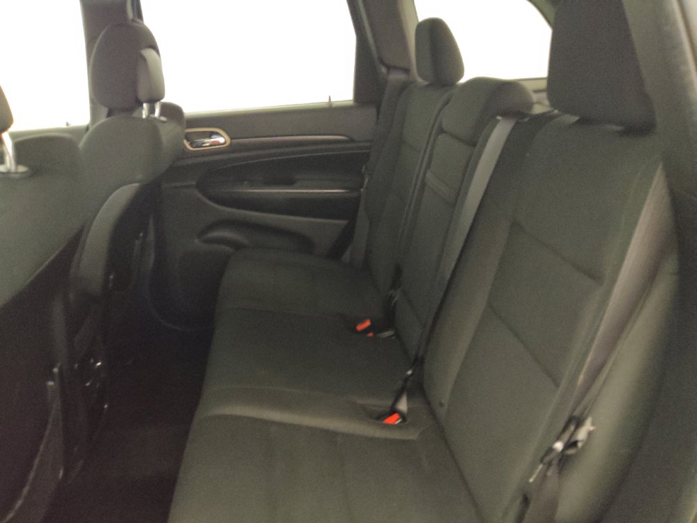 Used 2016 Jeep Grand Cherokee Laredo AWD/4WD image 18