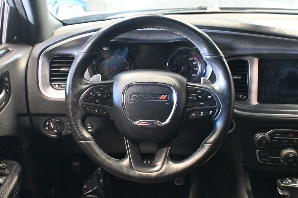 Used 2018 Dodge Charger R/T RWD image 12
