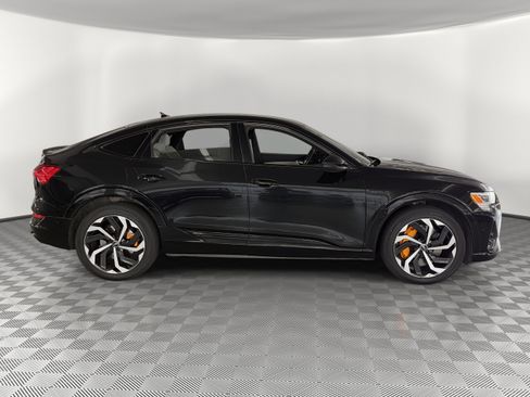 Used 2023 Audi e-tron Premium Plus w/ Premium Plus Package AWD/4WD image 8