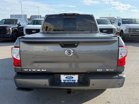 Used 2021 Nissan Titan SV w/ SV Convenience Package image 34
