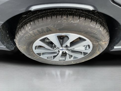 Used 2024 Subaru Outback Premium image 9