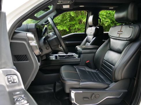Used 2024 Ford F250 Platinum AWD/4WD image 3