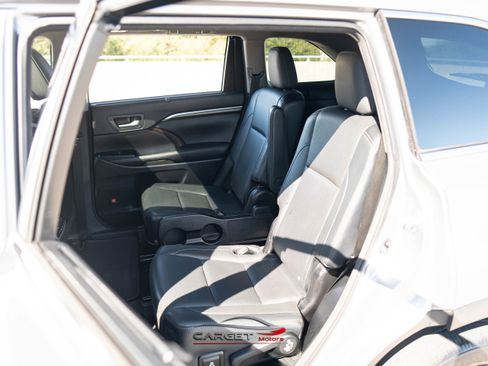Used 2015 Toyota Highlander Limited image 18