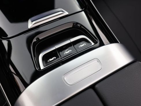 Used 2024 Mercedes-Benz CLE 300 4MATIC Cabriolet image 26