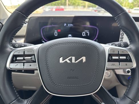 Used 2024 Kia Telluride S w/ S Sunroof Package image 10