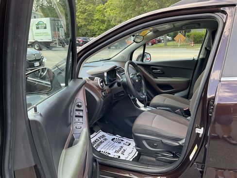 Used 2015 Chevrolet Trax LT image 14