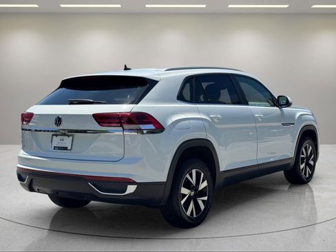 Used 2021 Volkswagen Atlas Cross Sport SE FWD image 5