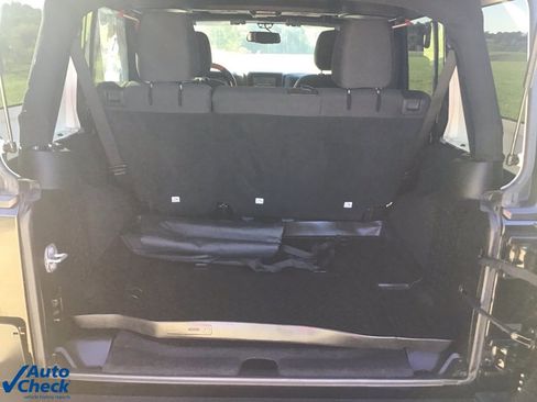 Used 2018 Jeep Wrangler Unlimited Sport S image 6