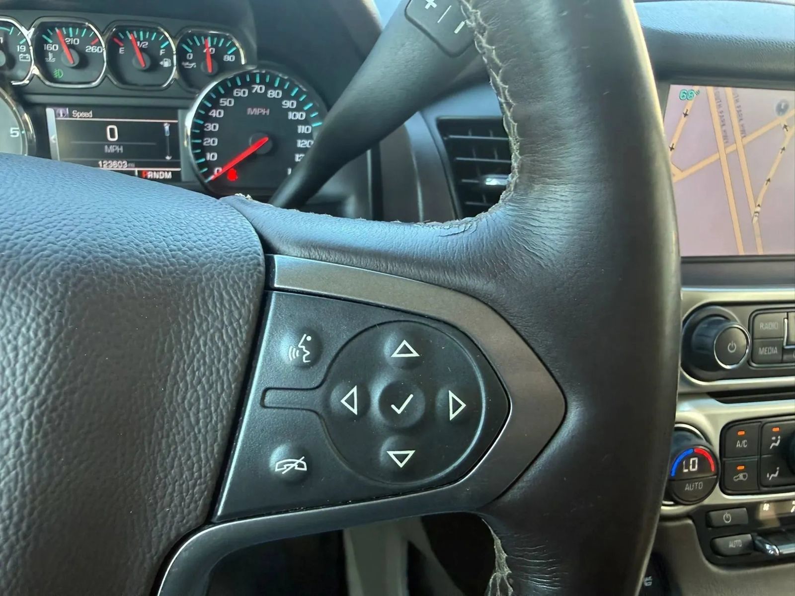 Used 2015 Chevrolet Suburban LTZ AWD/4WD image 22