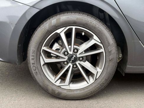 Certified 2023 Kia Forte LXS w/ LXS Technology Package FWD image 32