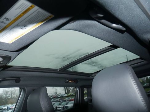 Used 2024 Jeep Compass Latitude w/ Sun and Sound Group image 3