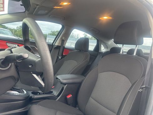 Used 2023 Kia Forte LXS w/ LXS Technology Package image 31