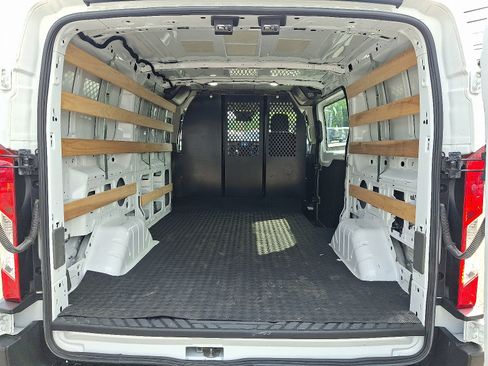 Used 2024 Ford Transit 250 Low Roof AWD w/ Exterior Upgrade Package image 27