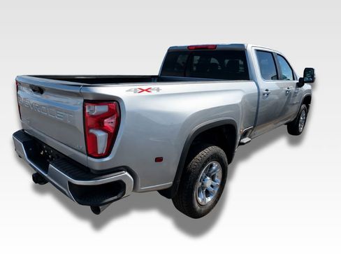 Used 2025 Chevrolet Silverado 3500 LT AWD/4WD image 4