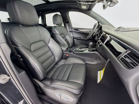 New 2026 Porsche Macan image 33