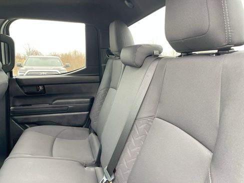 Used 2025 Toyota Tacoma SR5 AWD/4WD image 9