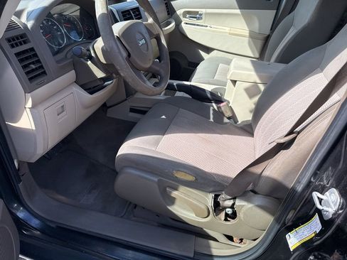 Used 2010 Jeep Liberty Sport w/ Popular Equipment Group image 12