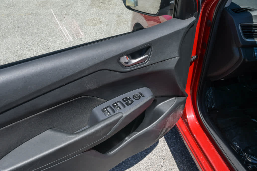 Used 2018 Hyundai Accent SE FWD image 20