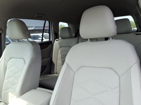 New 2026 Volkswagen Atlas SE image 11