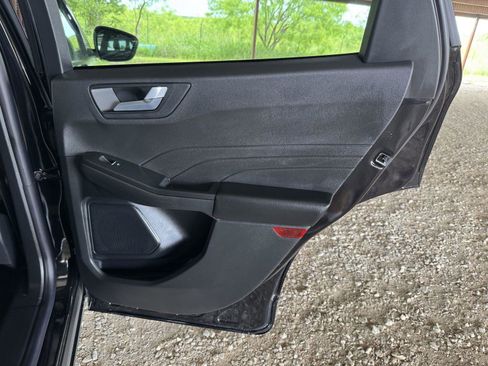 Used 2025 Ford Escape ST-Line w/ Tech Pack #1 FWD image 32