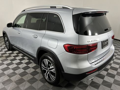 New 2025 Mercedes-Benz GLB 250 image 10